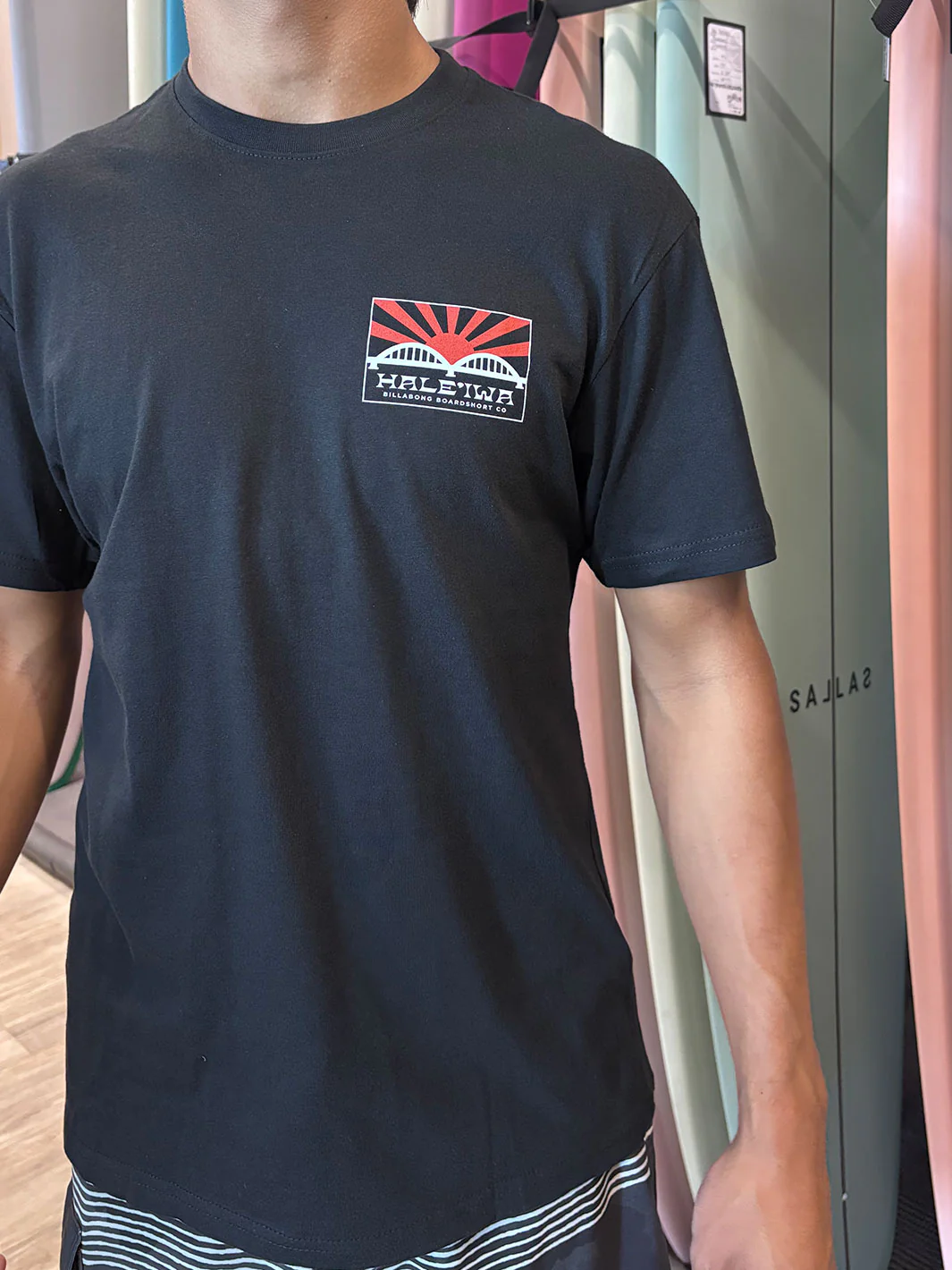BILLABONG HALEIWA RISING SUN TEE - BLACK - Image 2